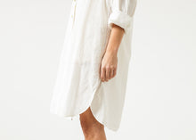Load image into Gallery viewer, Pleated Sleeve Tunic in White