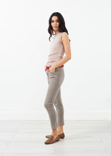 Load image into Gallery viewer, Belted Jeans