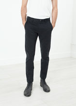 Load image into Gallery viewer, Men's Chino in Black
