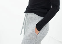 Load image into Gallery viewer, Highsoft Cropped Sweat in Heather Grey
