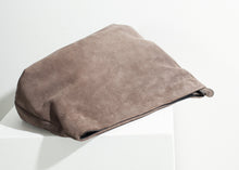 Load image into Gallery viewer, Fantasma Bag in Mud
